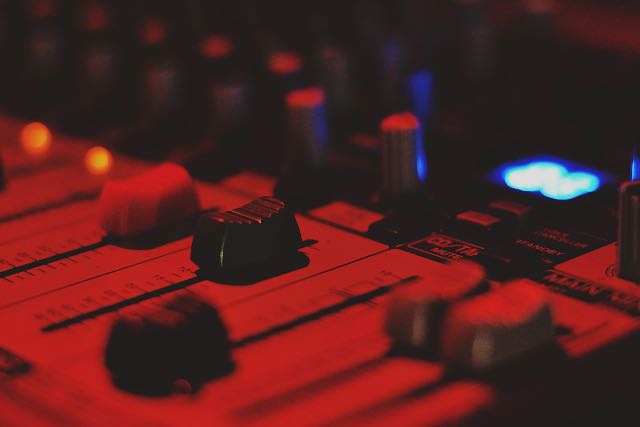 How to Normalize Audio Without Clipping (LUFS Guide)