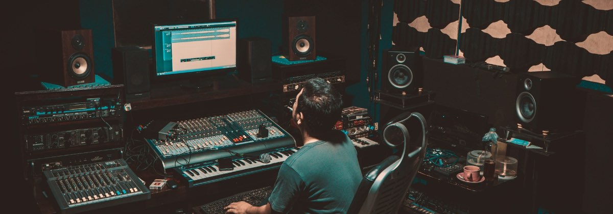 Professional recording studio with acoustic treatment to prevent comb filtering
